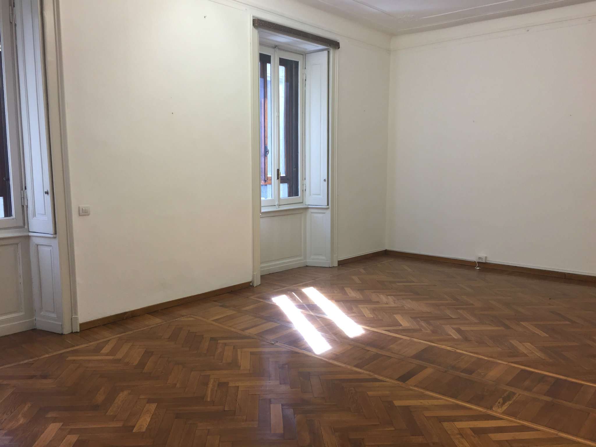 Negozio - Loc.Com. MILANO vendita  CENTRO STORICO Magenta ERREDI REAL ESTATE S.R.L.