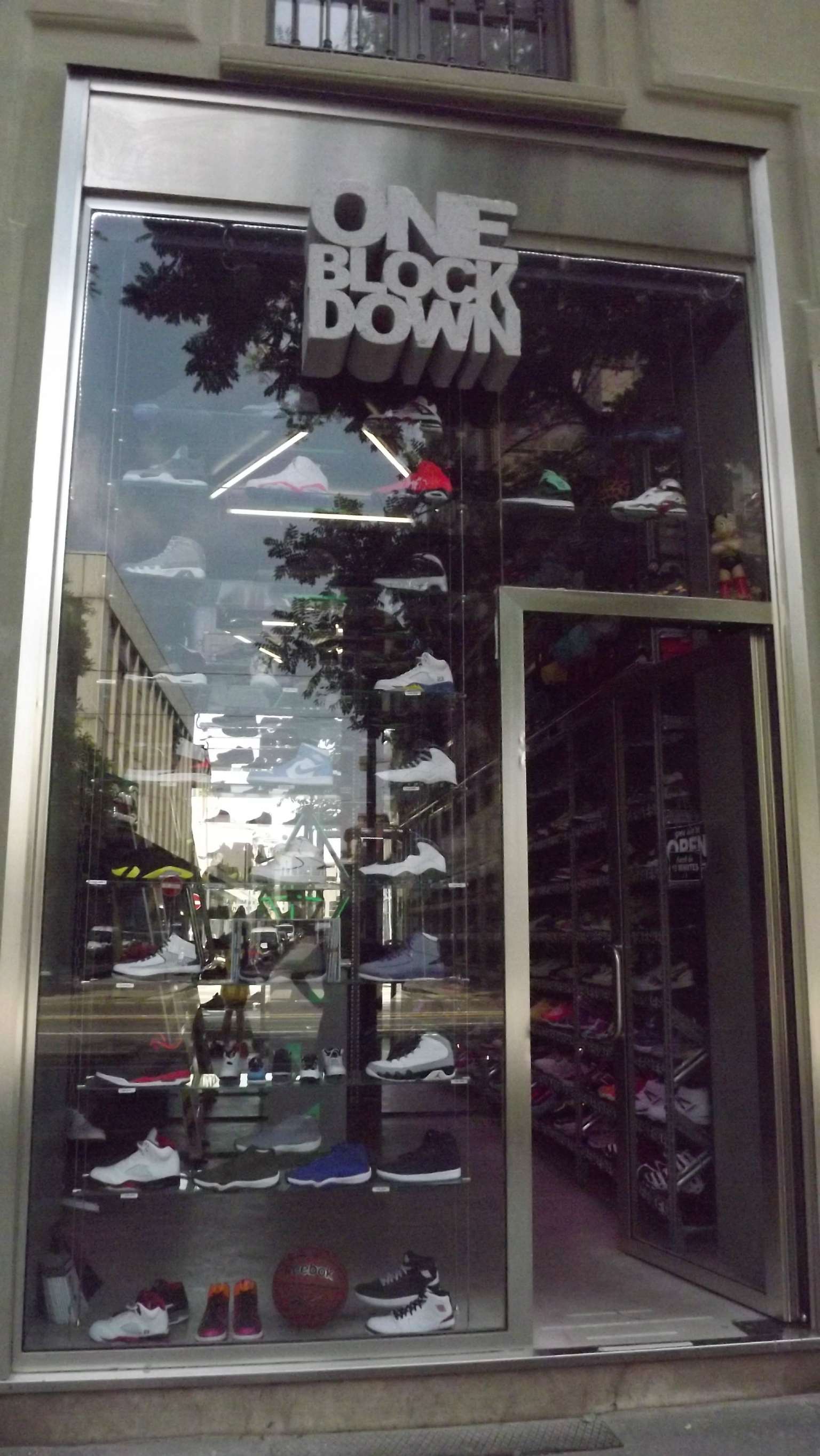 Negozio - Loc.Com. MILANO affitto  CENTRO STORICO XXII Marzo Fontana Immobili di Prestigio