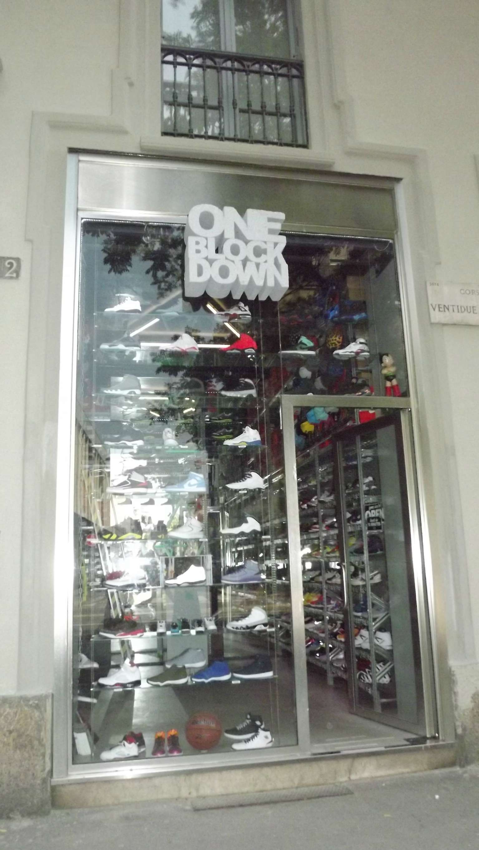 Negozio - Loc.Com. MILANO affitto  CENTRO STORICO XXII Marzo Fontana Immobili di Prestigio