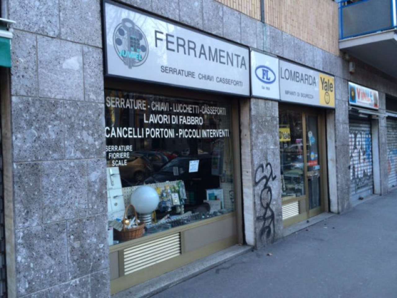 Negozio - Loc.Com. MILANO vendita  V GIORNATE Campania LIVING IMMOBILIARE