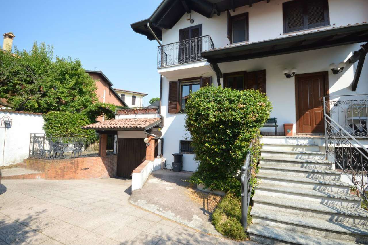 Villa Affiancata - Schiera CUSAGO vendita   via milano RE/MAX Trinity