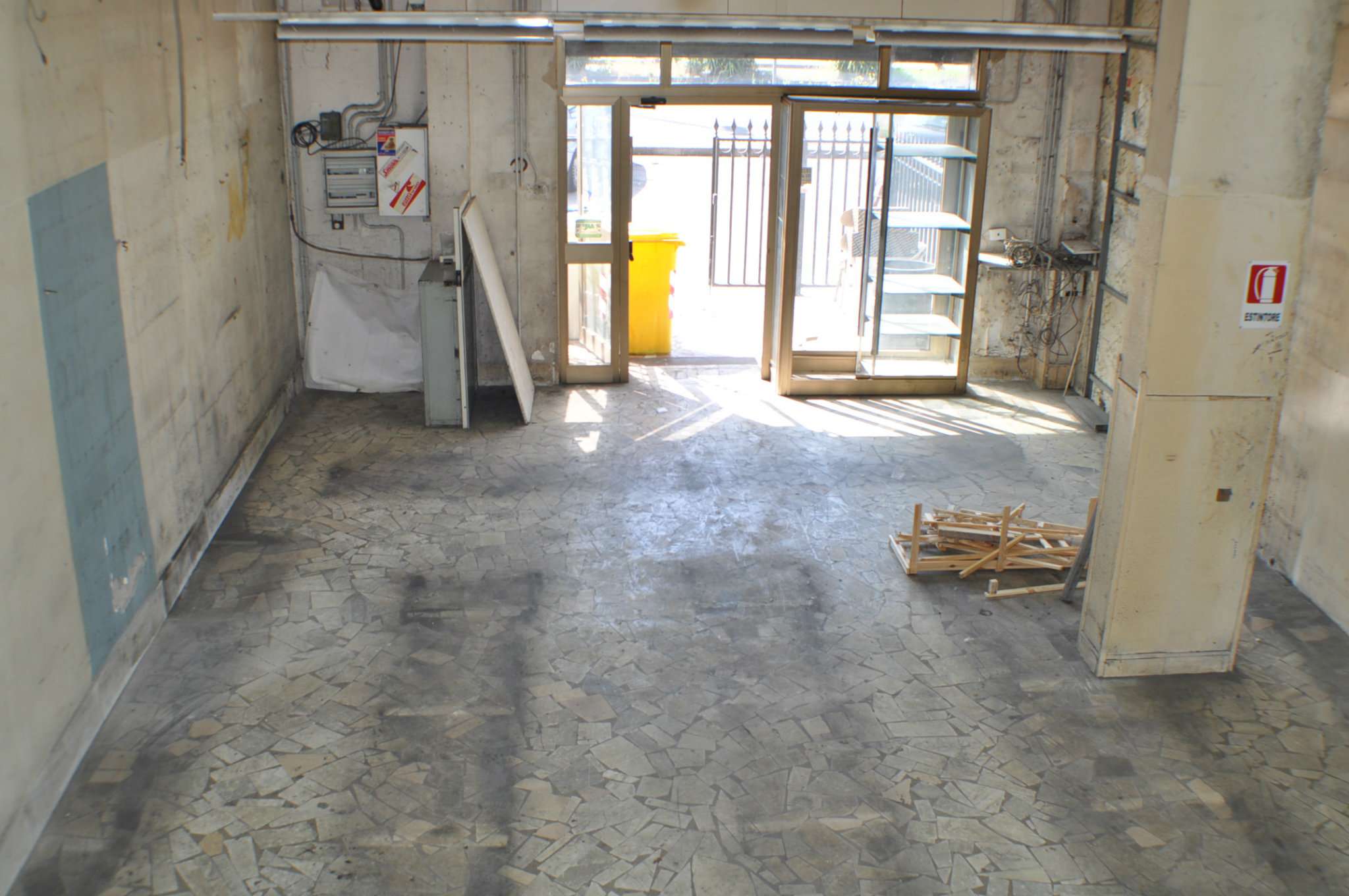 Negozio - Loc.Com. NAPOLI affitto  PONTICELLI  Progetto Casa