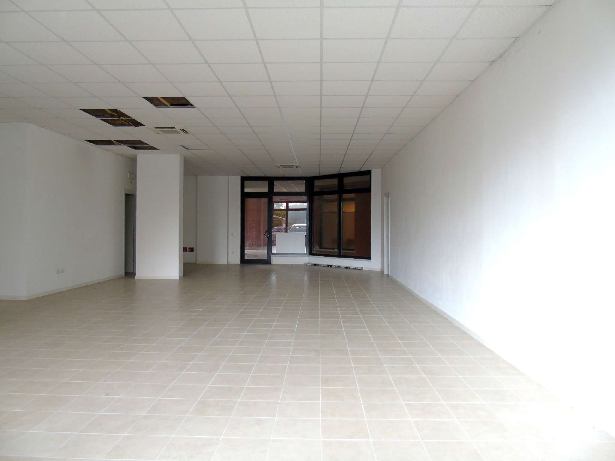 Negozio - Loc.Com. VICENZA affitto   via legione antonini Futuram - Immobili per L'Impresa