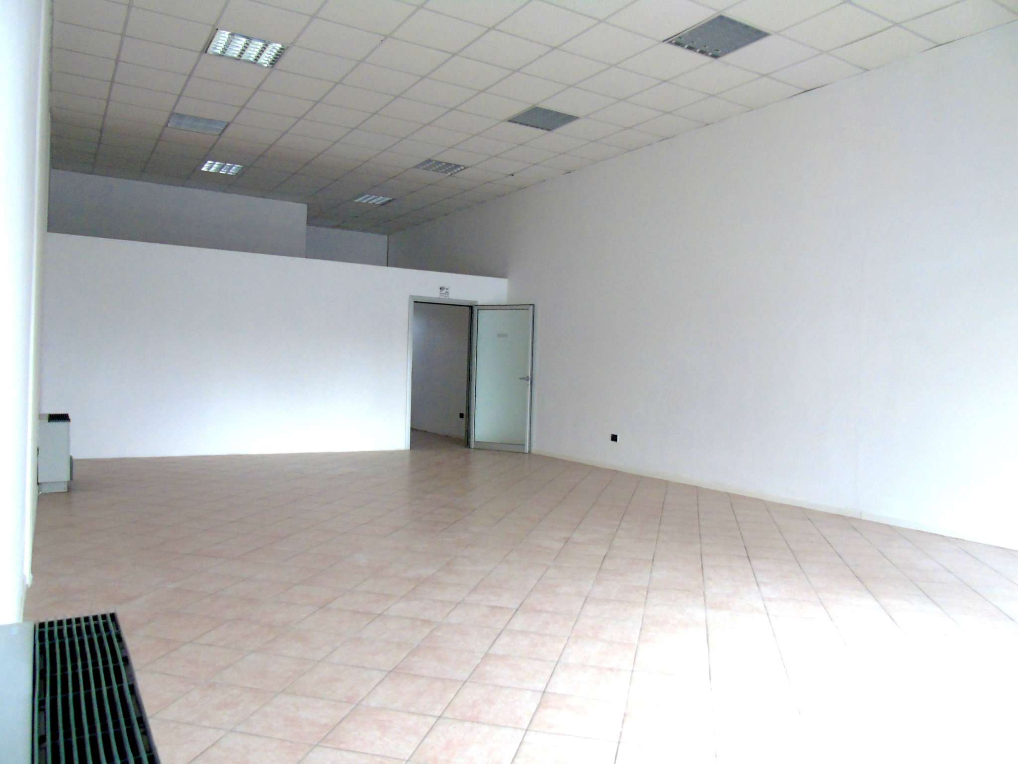 Negozio - Loc.Com. VICENZA affitto   viale del sole Futuram - Immobili per L'Impresa