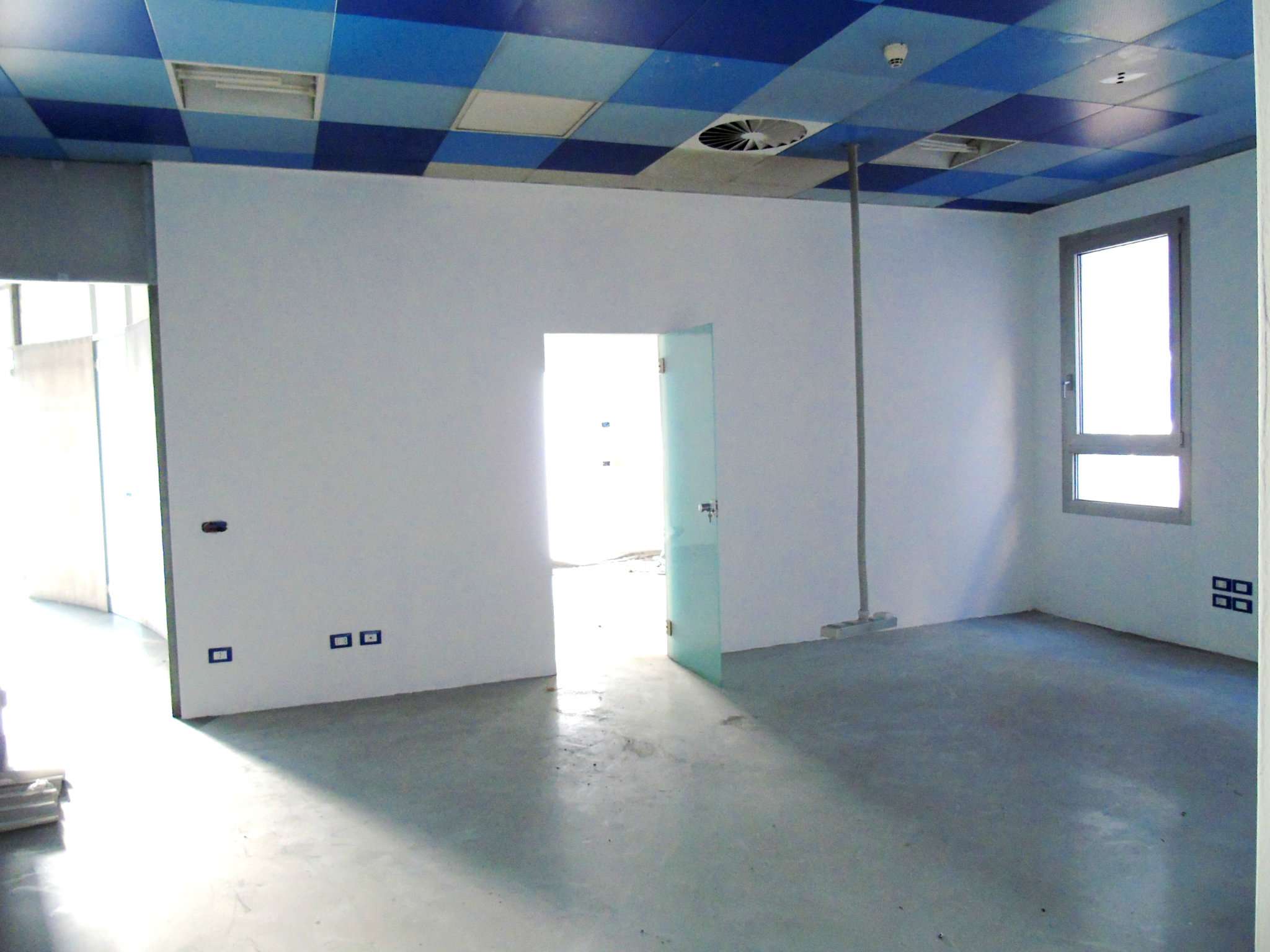 Negozio - Loc.Com. VICENZA vendita   Strada padana Superiore verso Verona Futuram - Immobili per L'Impresa