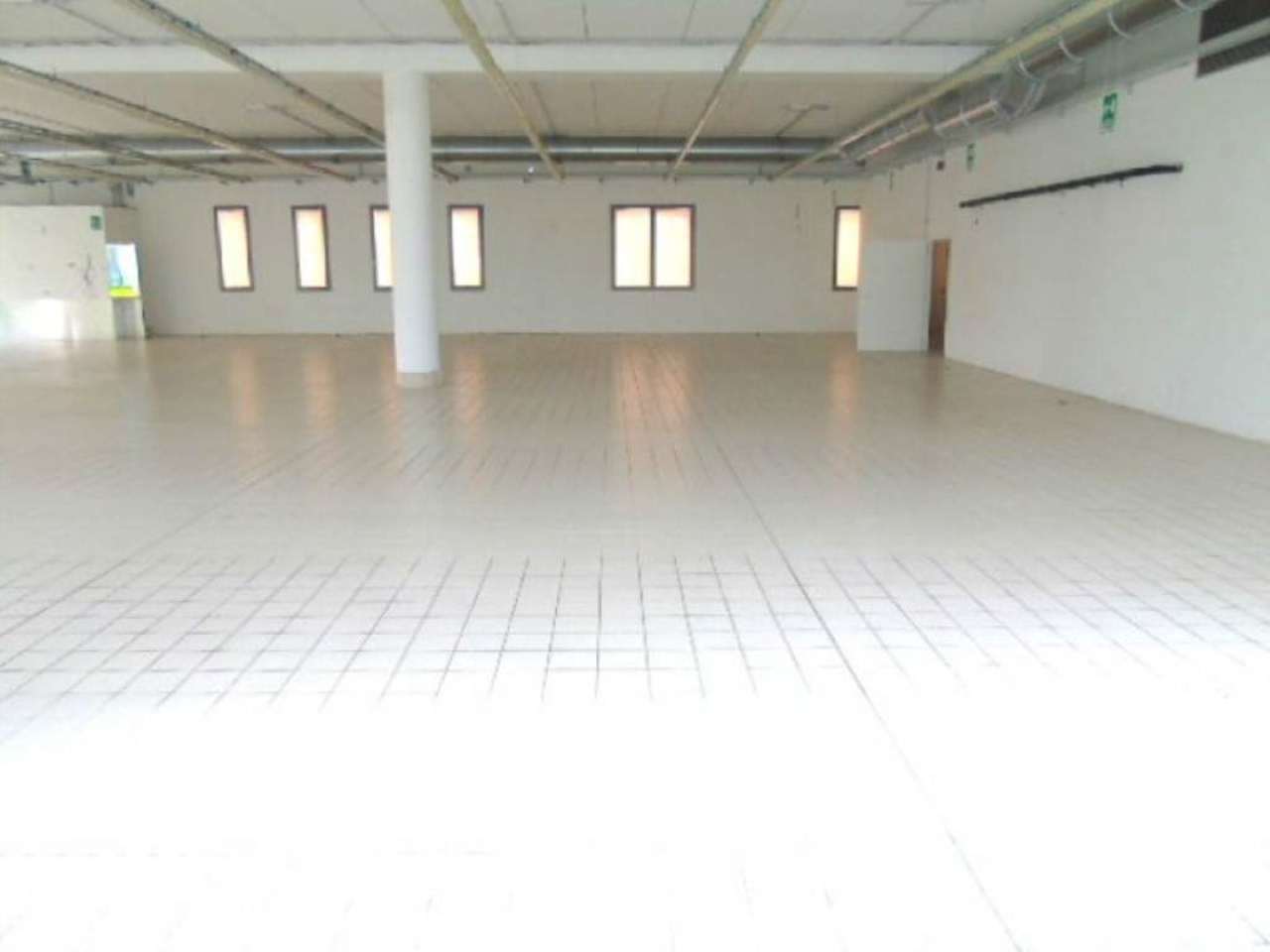 Negozio - Loc.Com. VICENZA affitto   via saviabona Futuram - Immobili per L'Impresa