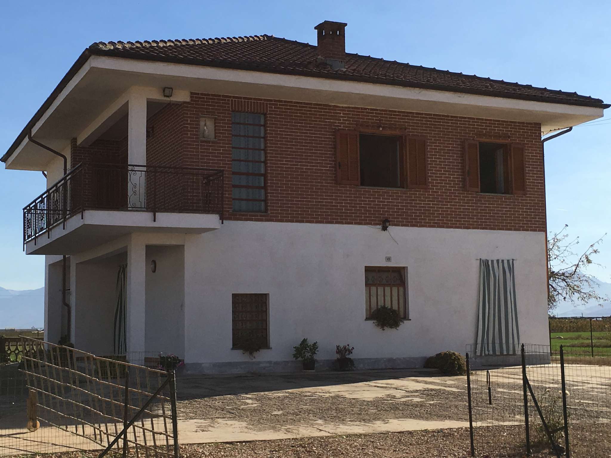 Villa Unifamiliare - Indipendente TARANTASCA vendita   Tasnere Studio olmo sas