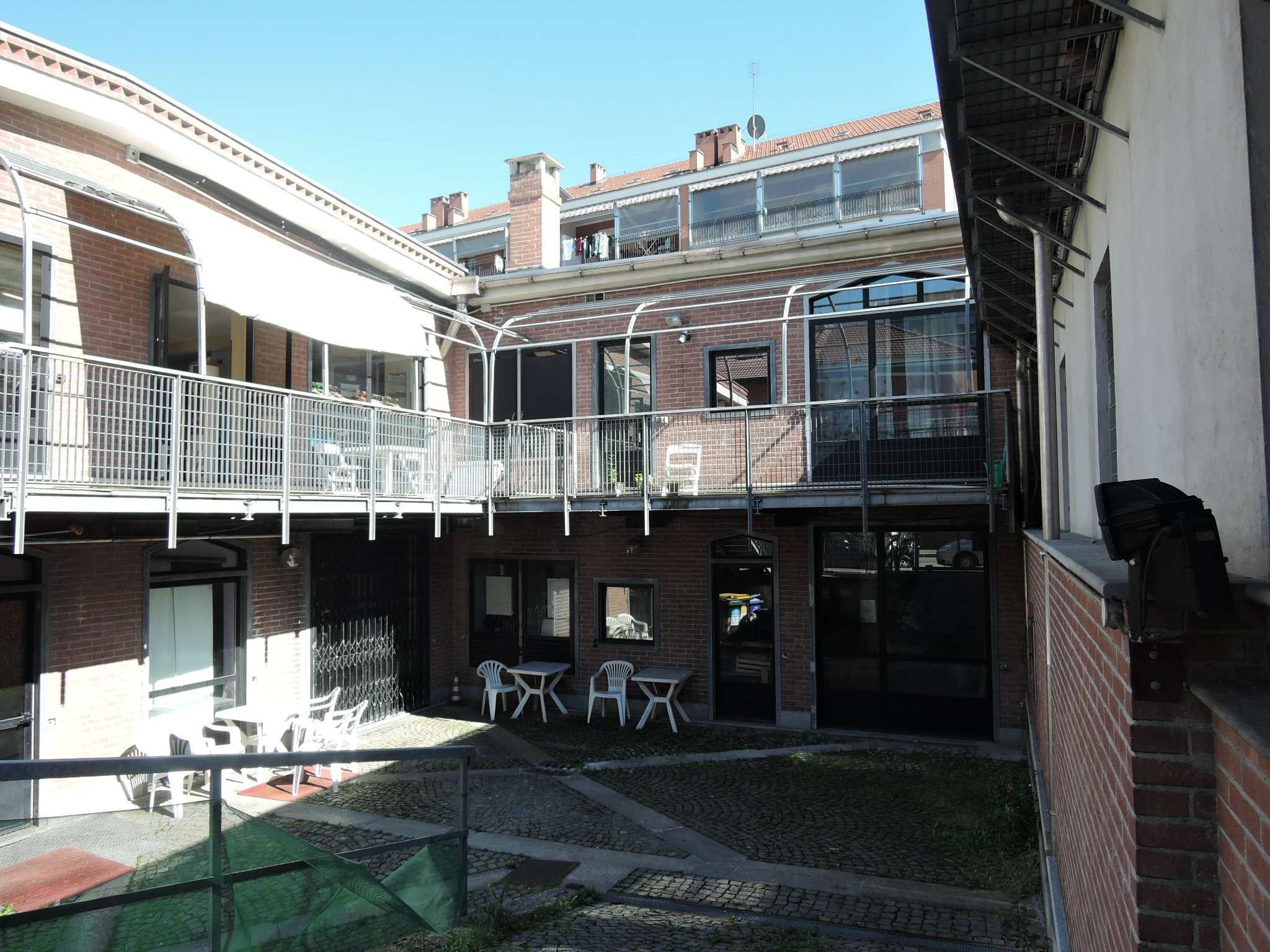 Negozio - Loc.Com. TORINO affitto  MADONNA DI CAMPAGNA Quincinetto Edilcase