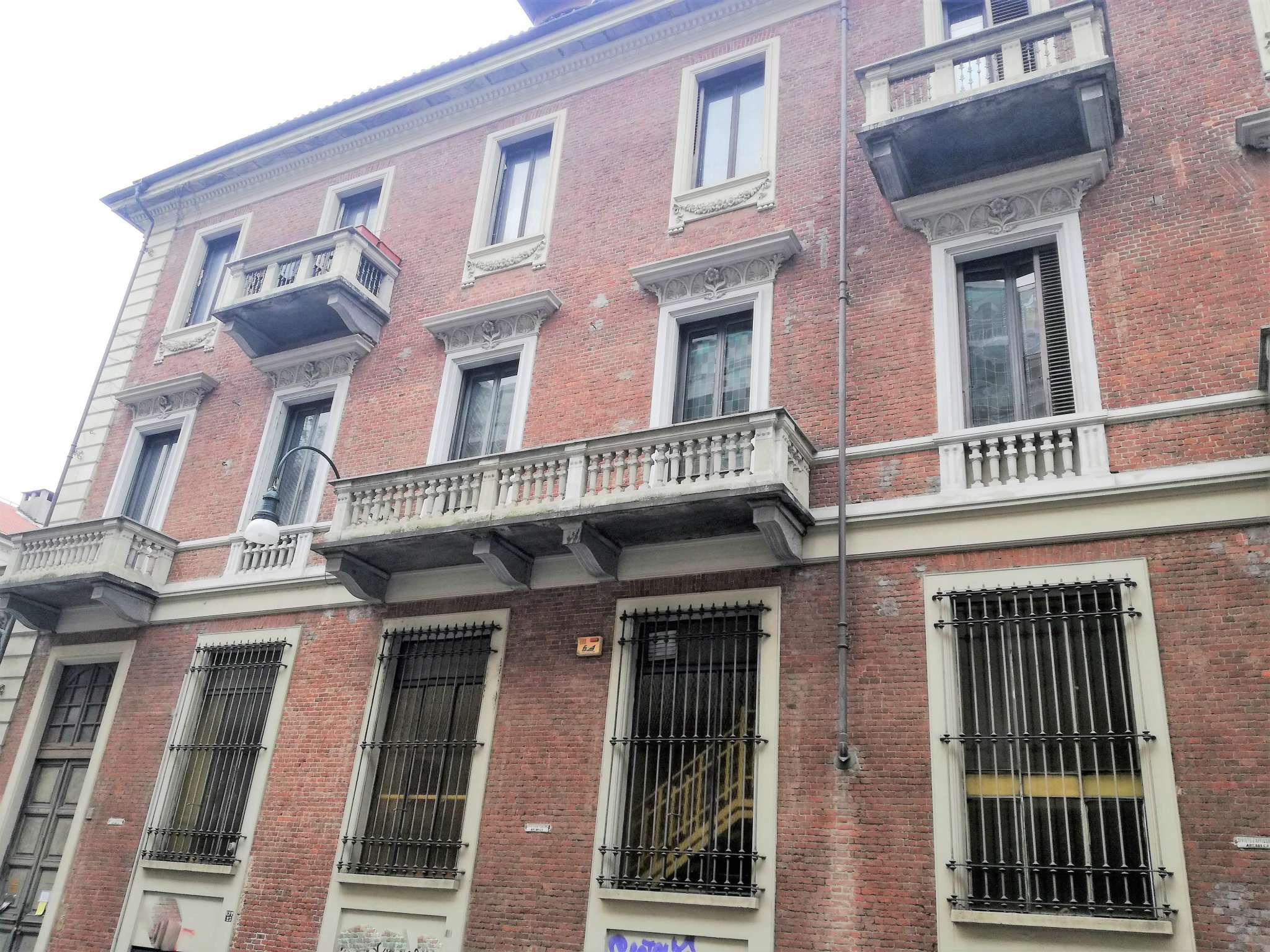  torino affitto quart: centro edilcase