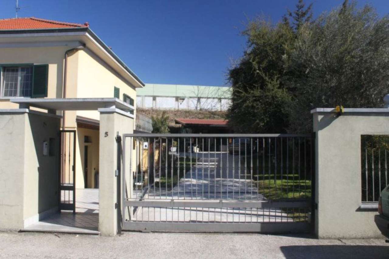 Villa Trifamiliare CASTELLANZA vendita   montecassino LAimmobiliaRE s.r.l.