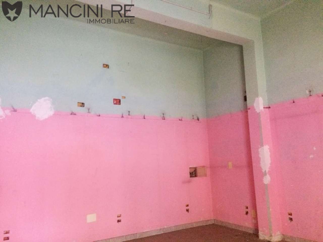 Negozio - Loc.Com. ROMA affitto  PRATI Tommaso Campanella MANCINI RE IMMOBILIARE