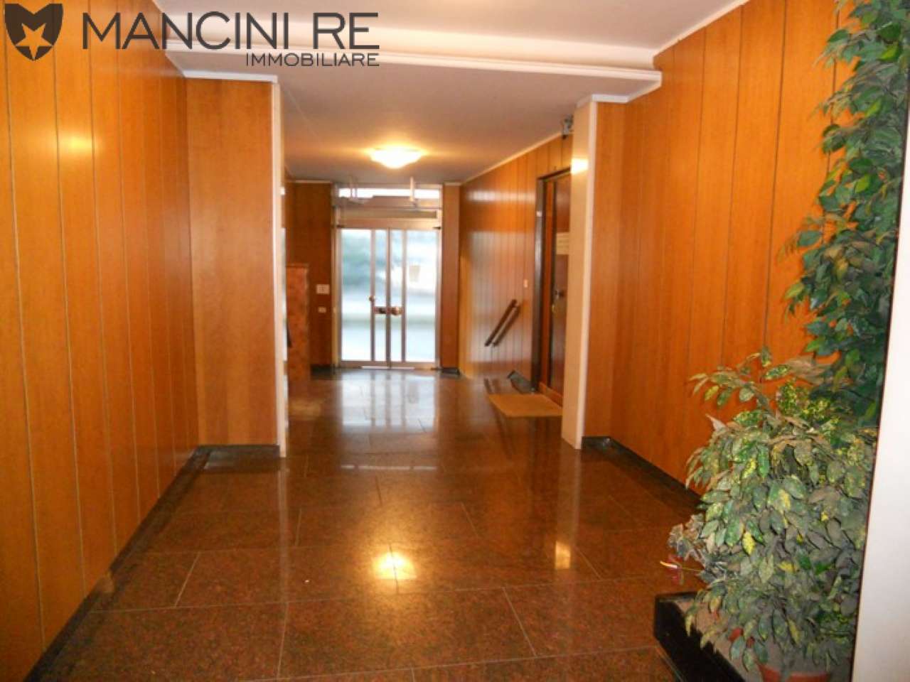 Ufficio - Loc.Com. ROMA affitto  EUROPA  delle Montagne Rocciose MANCINI RE IMMOBILIARE