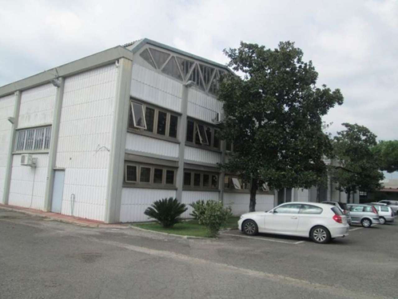  roma affitto quart: appia nuova mancini-re-immobiliare