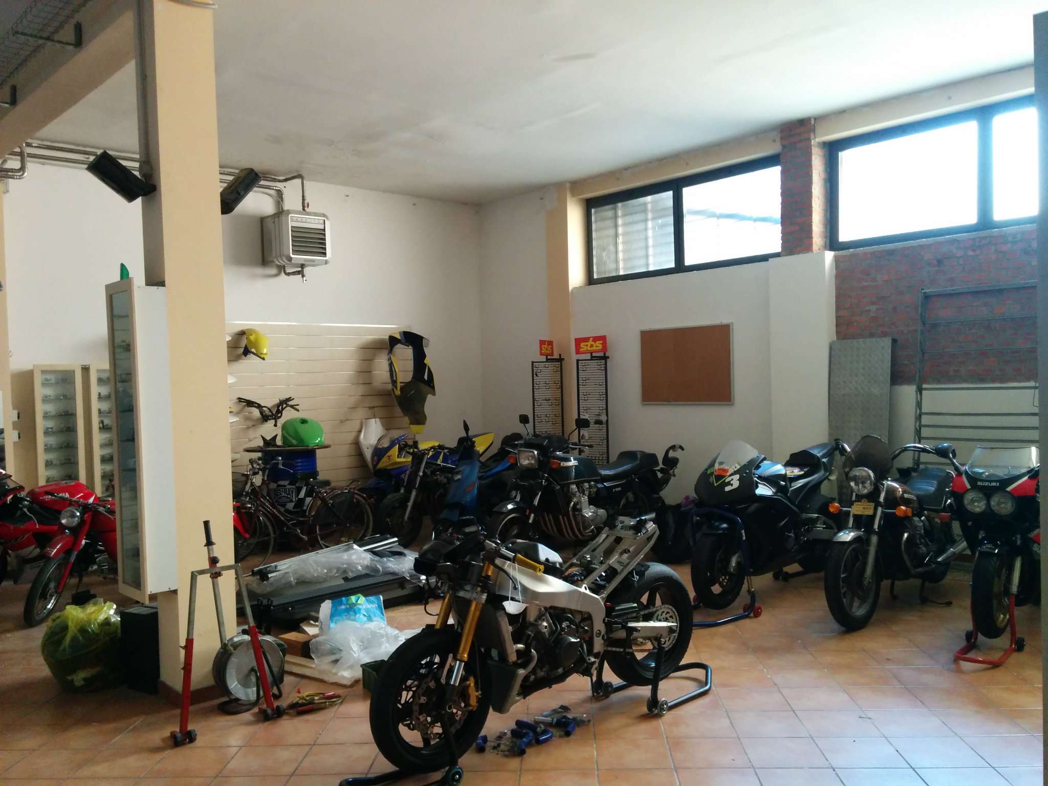 Negozio - Loc.Com. MILANO vendita  ISOLA  Immobiliare Piola