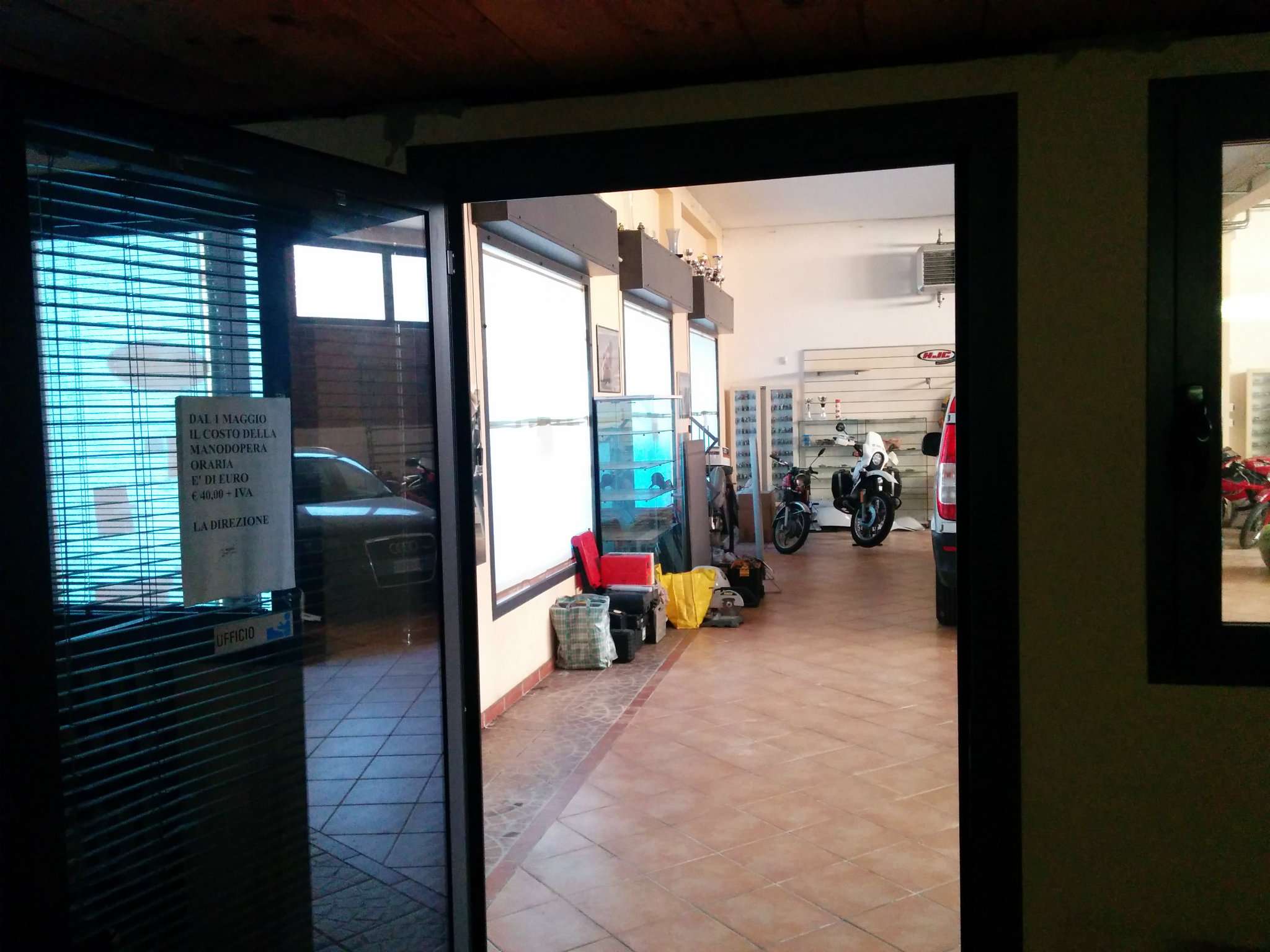 Negozio - Loc.Com. MILANO vendita  ISOLA  Immobiliare Piola