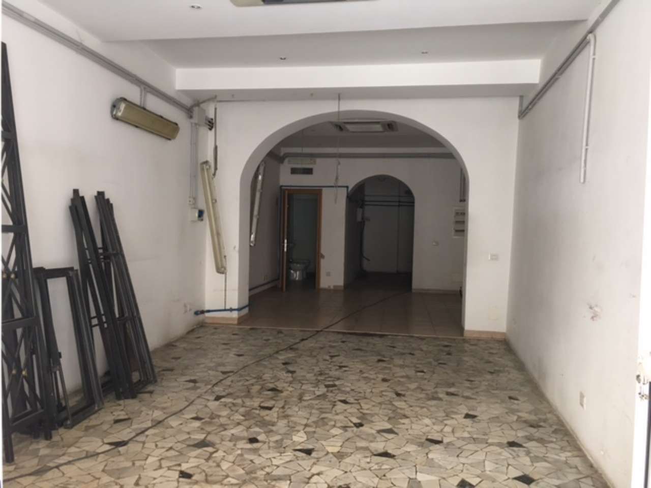 Negozio - Loc.Com. ROMA affitto  Centro storico dei Prefetti Cioli&Rismondo Roma Centro Storico R.E.