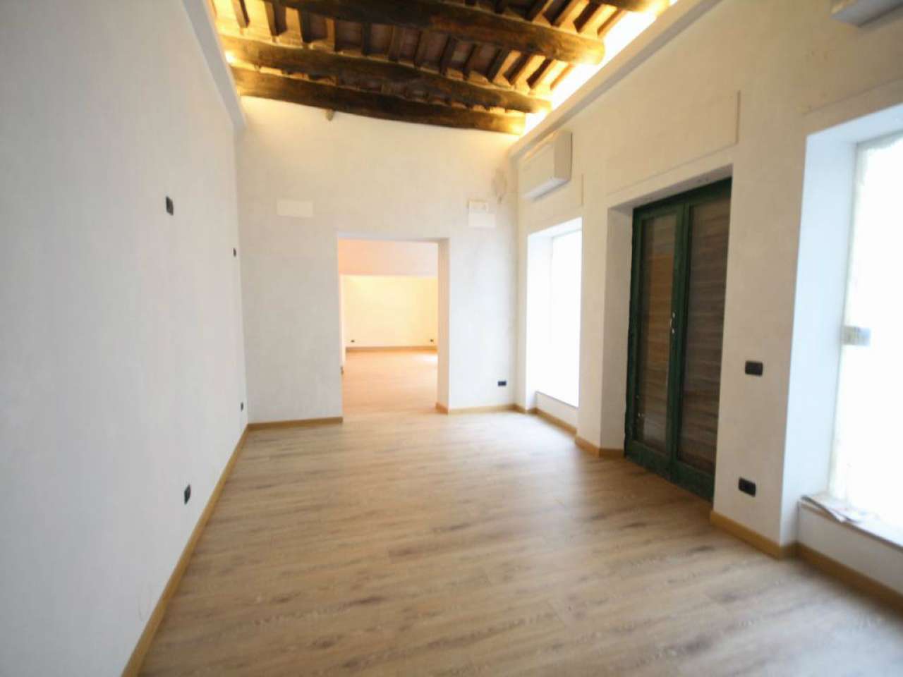 Negozio - Loc.Com. LUCCA affitto  CENTRO fillungo Punto Affitto