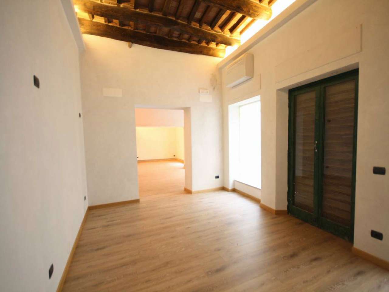 Negozio - Loc.Com. LUCCA affitto  CENTRO fillungo Punto Affitto