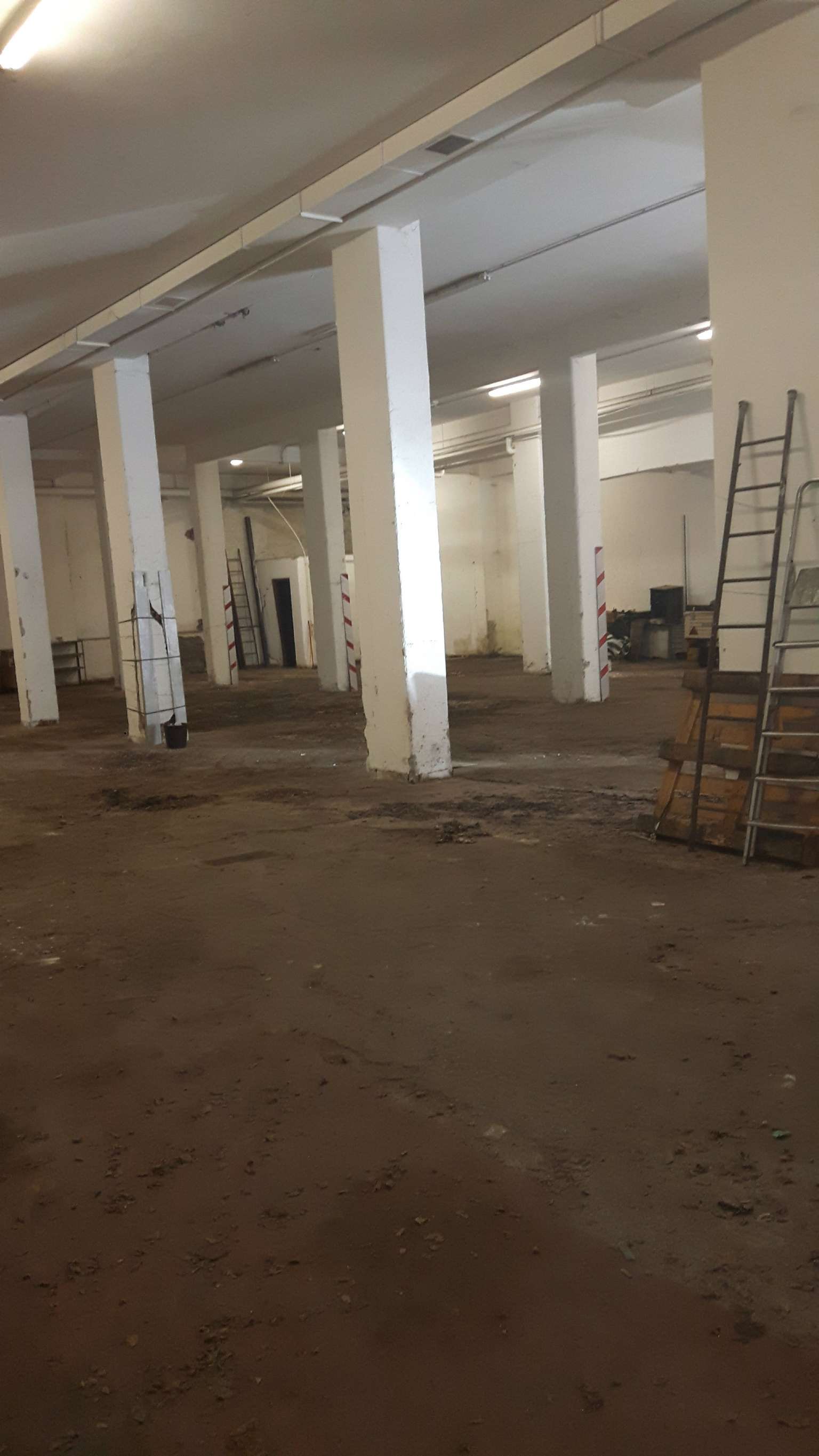 Negozio - Loc.Com. ROMA vendita  MAGLIANA VECCHIA (ZONA DELLA XV MUN.) a. armellini CASA VOGUE IMMOBILIARE SRL