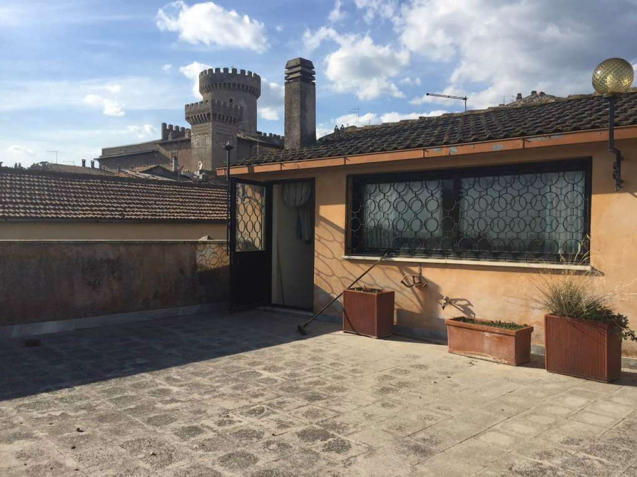 Stabile intero - Palazzo FIANO ROMANO vendita   umberto I Agenzia Immobiliare Guerrini