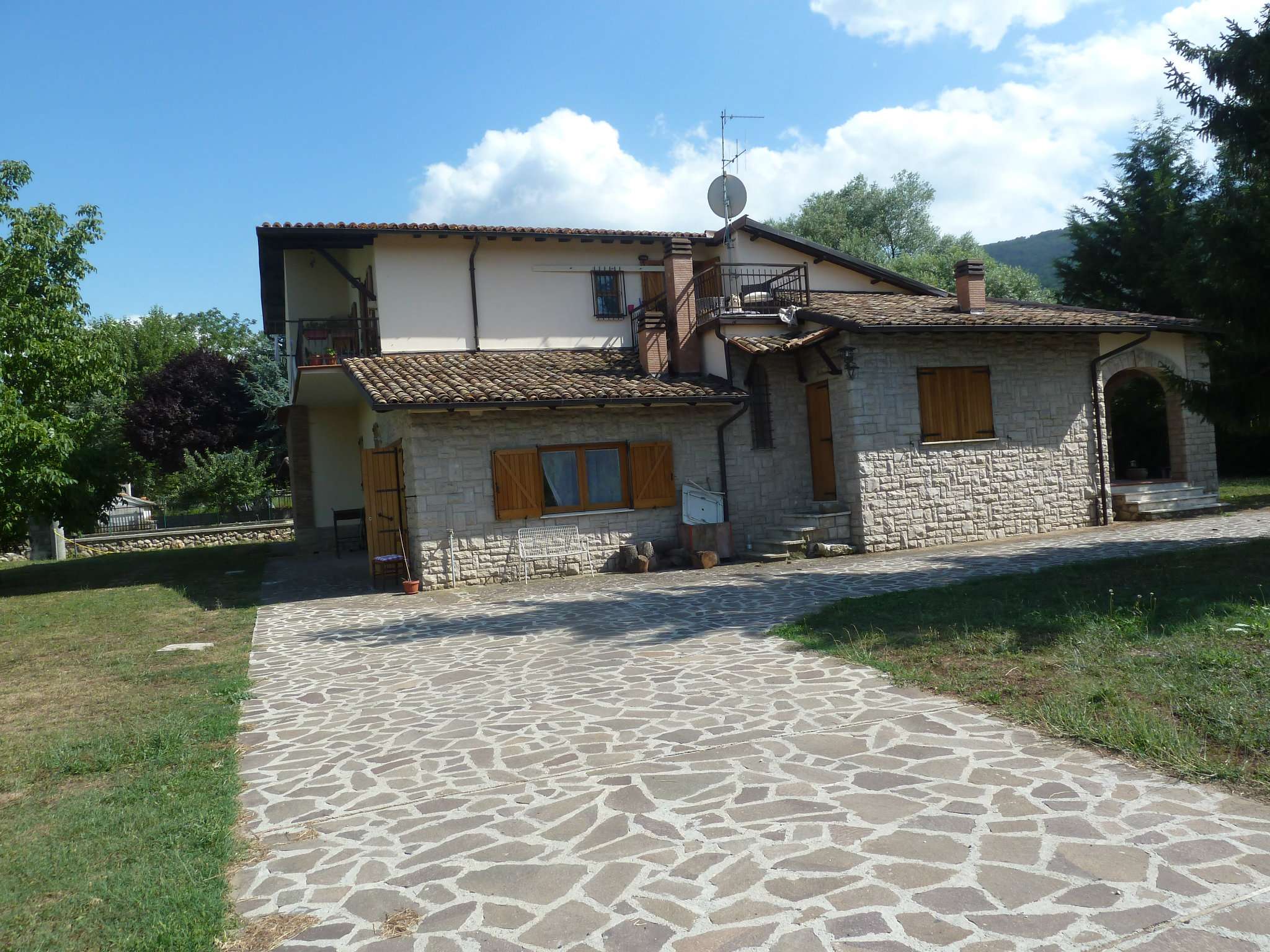  rocca di botte vendita quart:  immobiliare simonetti sas