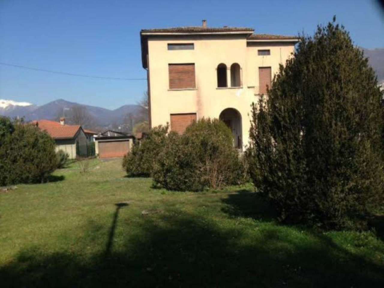 Villa BOSISIO PARINI vendita   Sant'Ambrogio In Casa