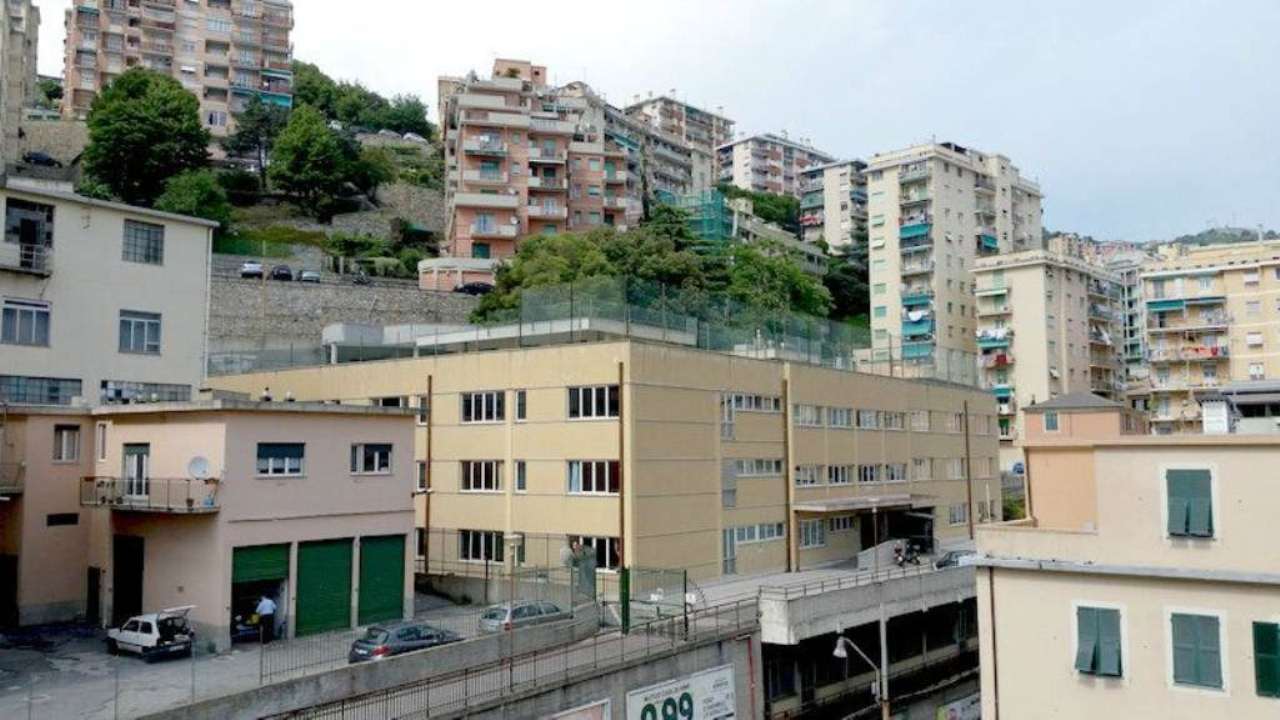  genova vendita quart: san fruttuoso glover immobiliare