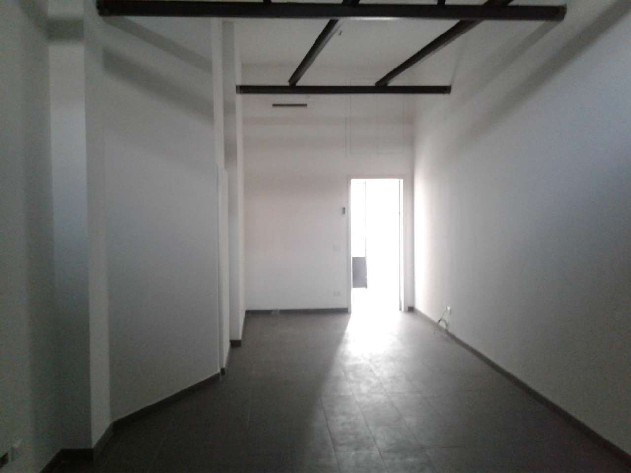 Negozio - Loc.Com. MILANO vendita  V GIORNATE Friuli UBH Real Estate Porta Romana Agency