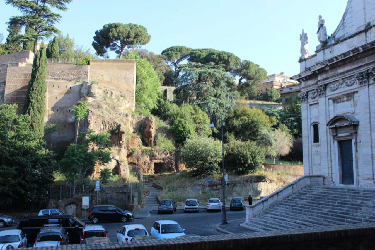 Appartamento ROMA affitto  Centro storico piazza della consolazione Studio Fori