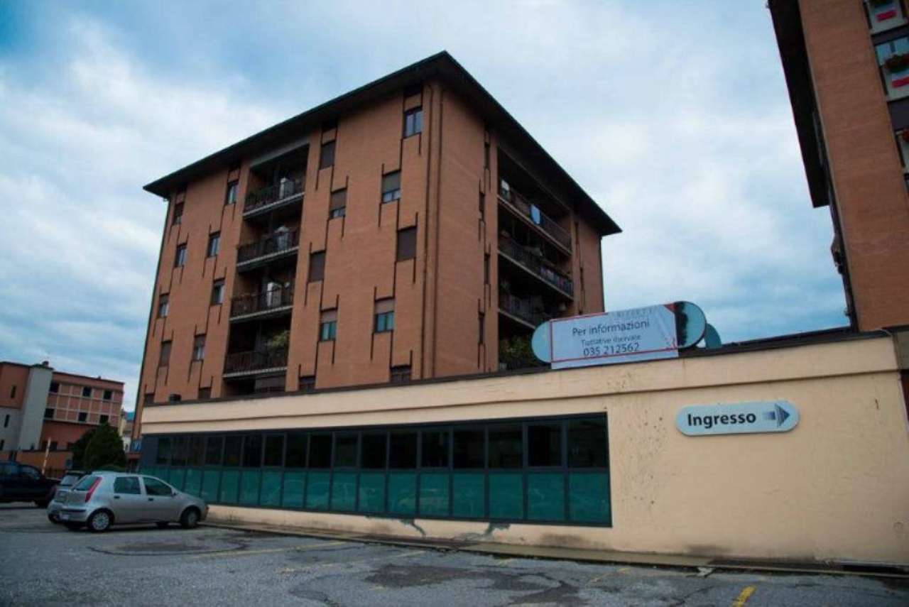 Negozio - Loc.Com. BERGAMO vendita   autostrada Rizzetti Immobiliare