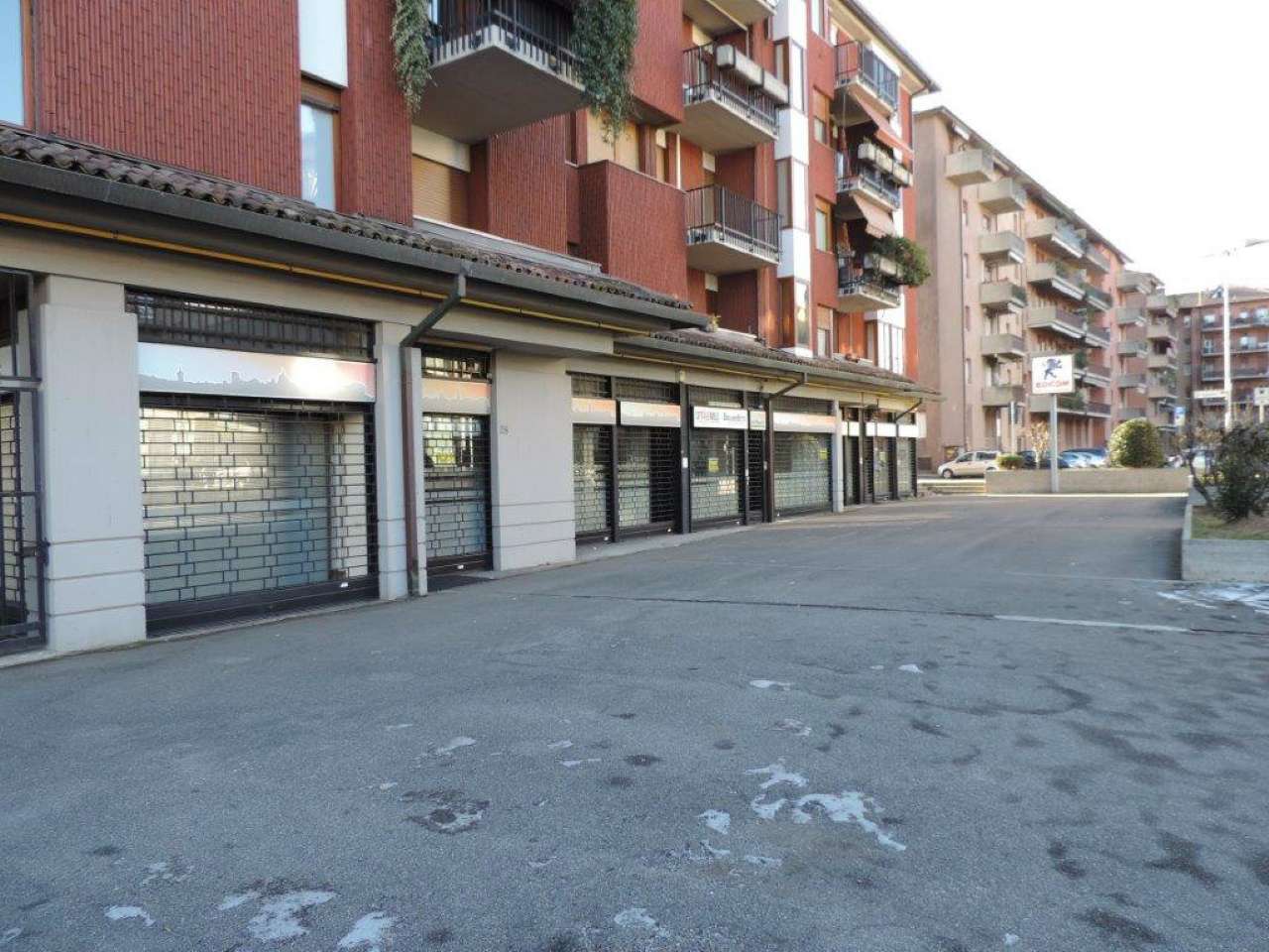 Negozio - Loc.Com. BERGAMO affitto   via madonna della neve Rizzetti Immobiliare
