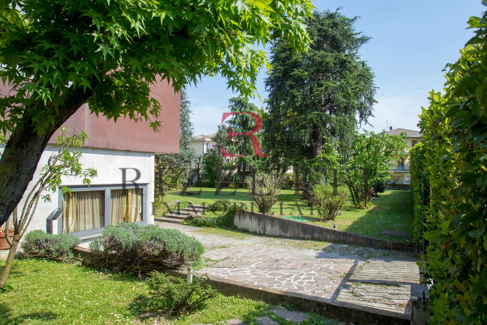 Villa Trifamiliare STEZZANO vendita   Via Papa Pio XII Rizzetti Immobiliare