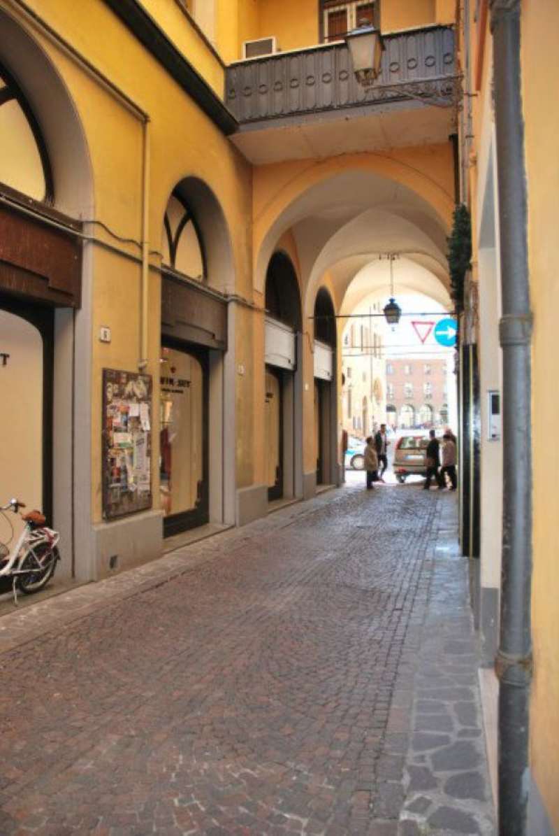 Negozio - Loc.Com. MODENA affitto  CENTRO TORRE IMMOBILIARE 3M