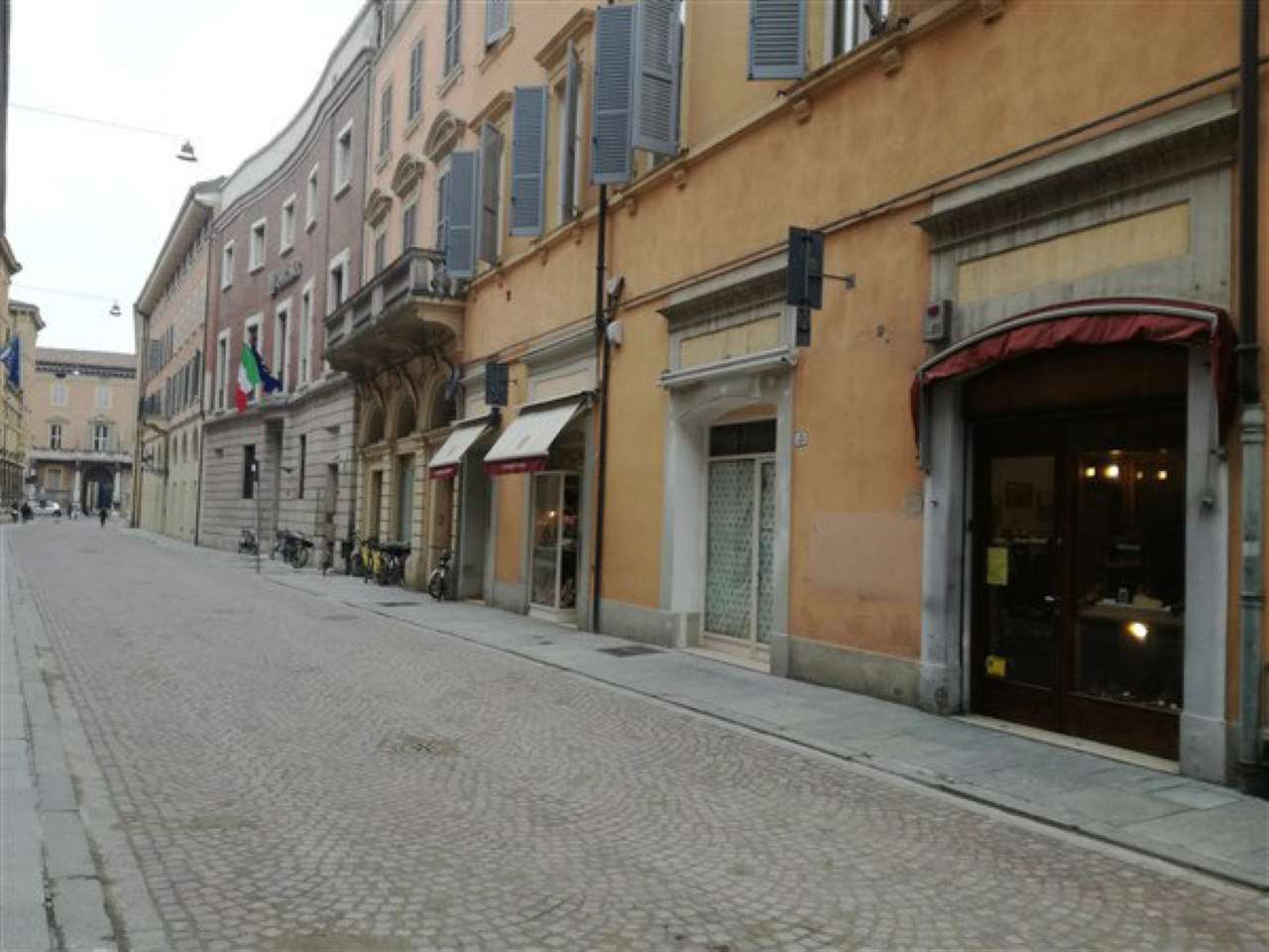 Negozio - Loc.Com. MODENA vendita  CENTRO UNIVERSITA' IMMOBILIARE 3M