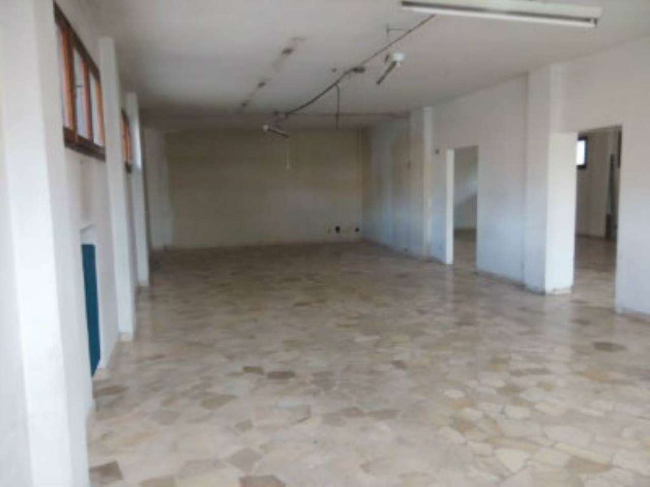 Negozio - Loc.Com. MODENA vendita  SACCA Gramsci IMMOBILIARE 3M