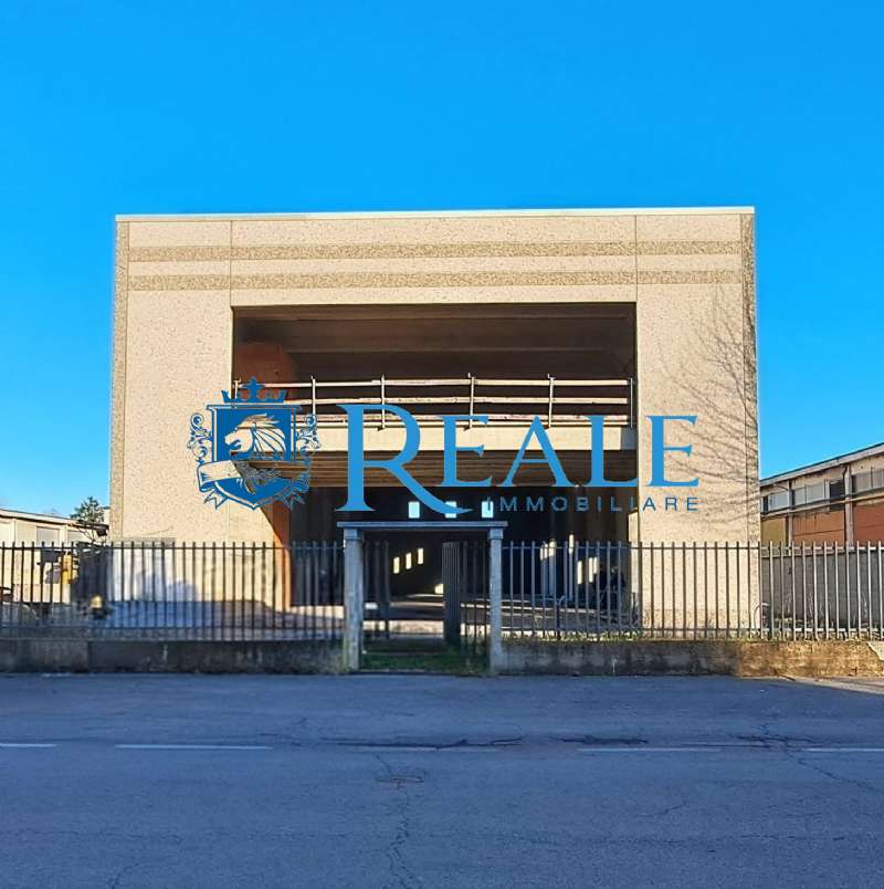 Magenta Vendita CAPANNONE