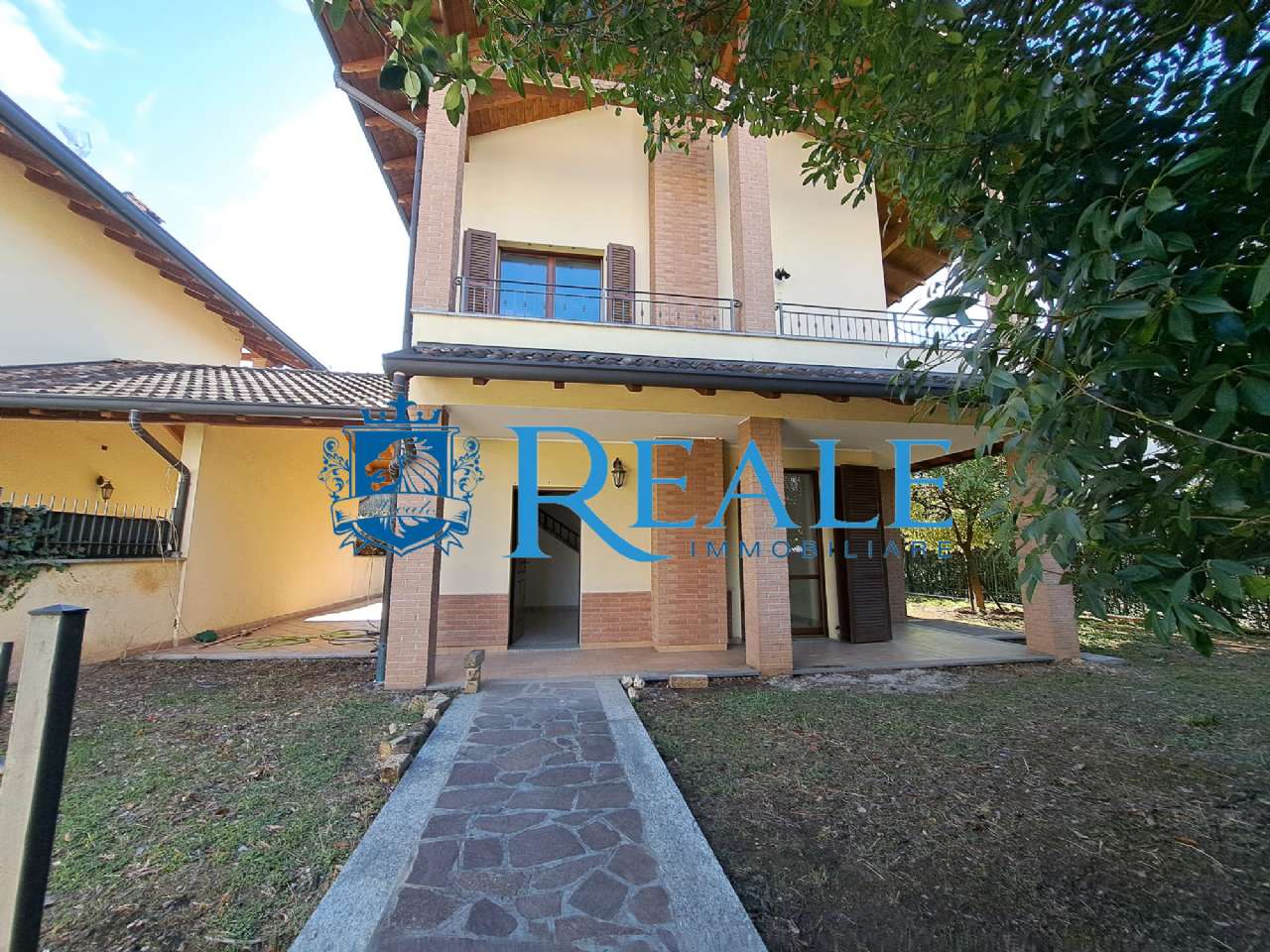 VENDITE Ville singole o a schiera a Magenta – foto 1