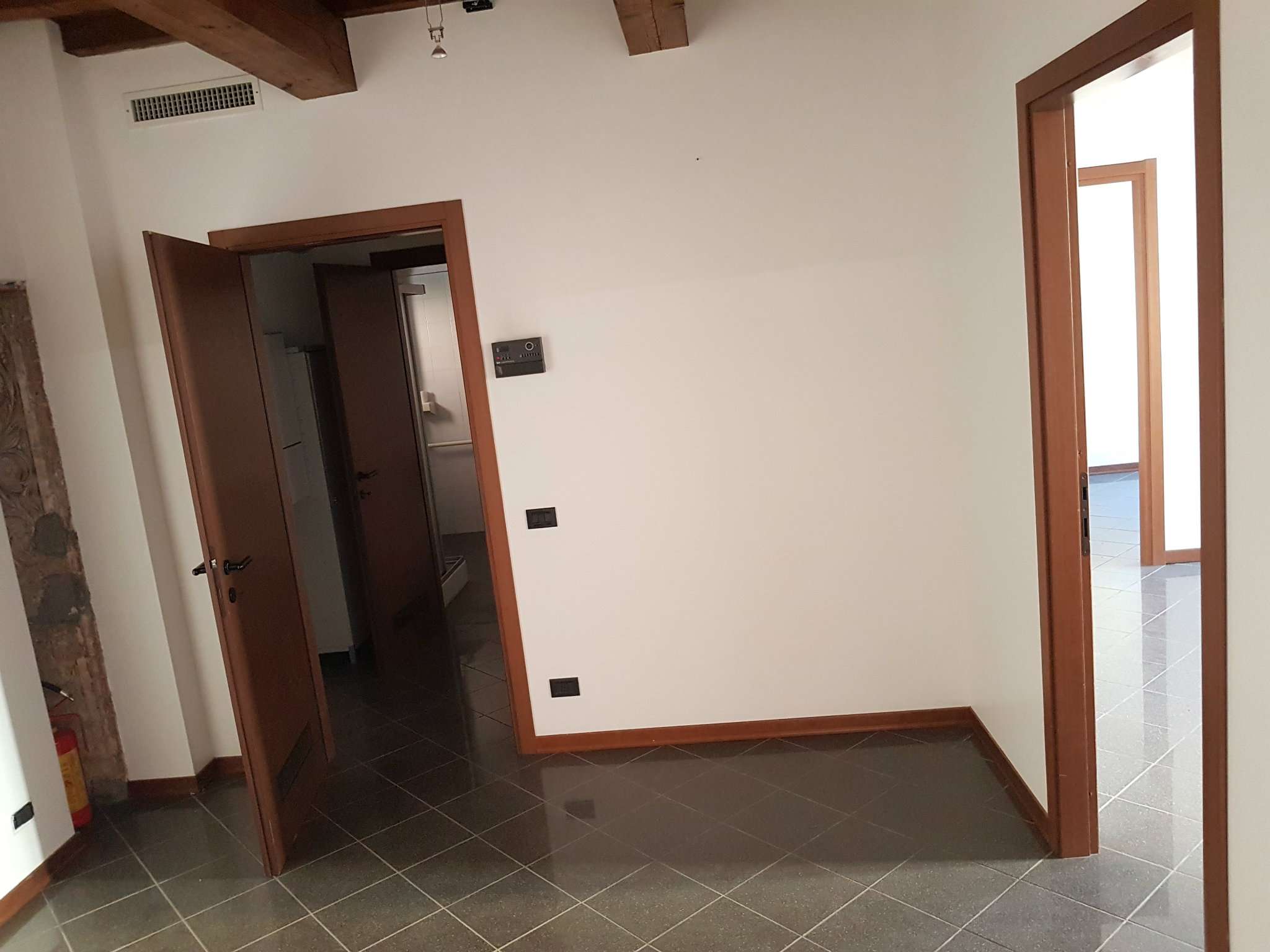 Ufficio - Loc.Com. PAVIA affitto   oberdan CENTRO AFFITTI