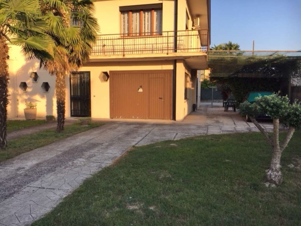 Villa Unifamiliare - Indipendente SANT