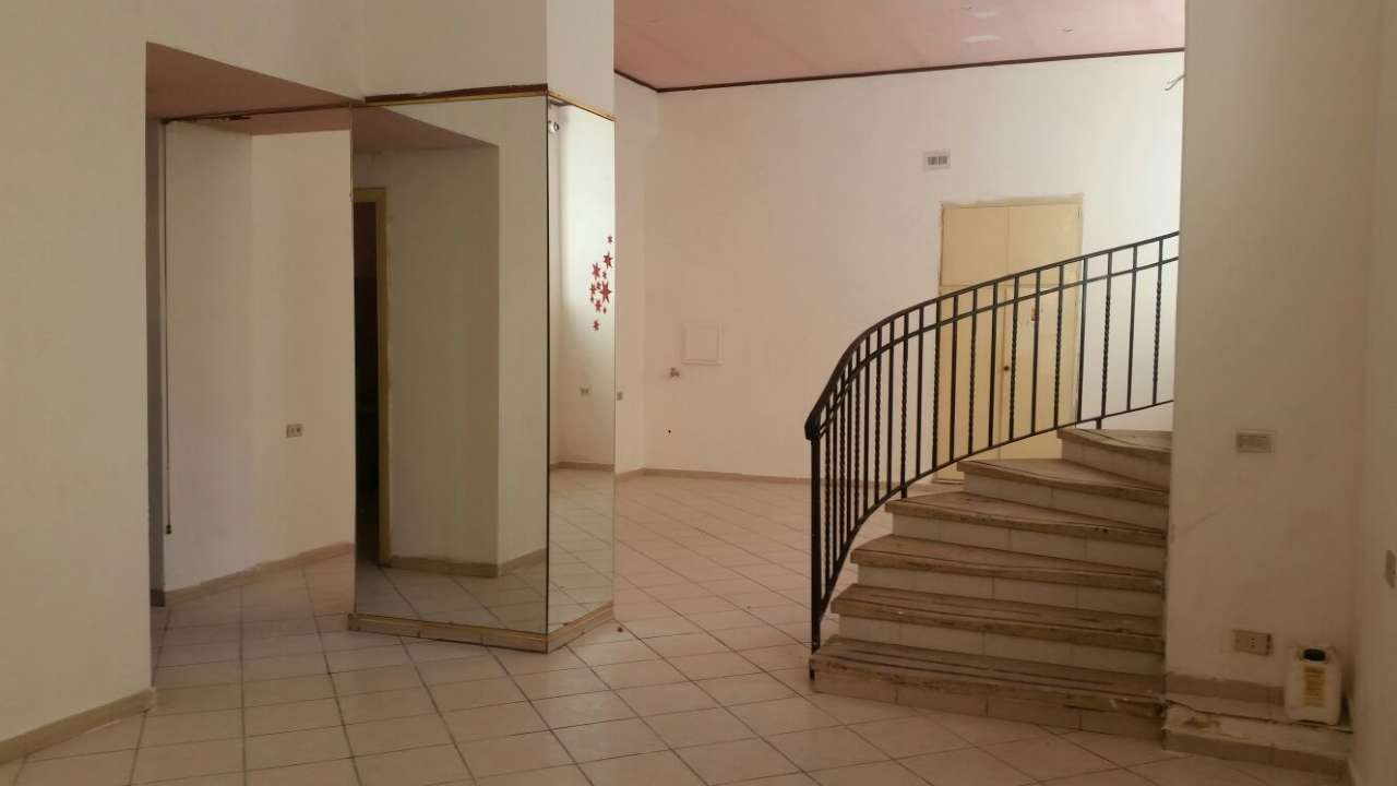  roma vendita quart: parioli  abitare-studio-f.