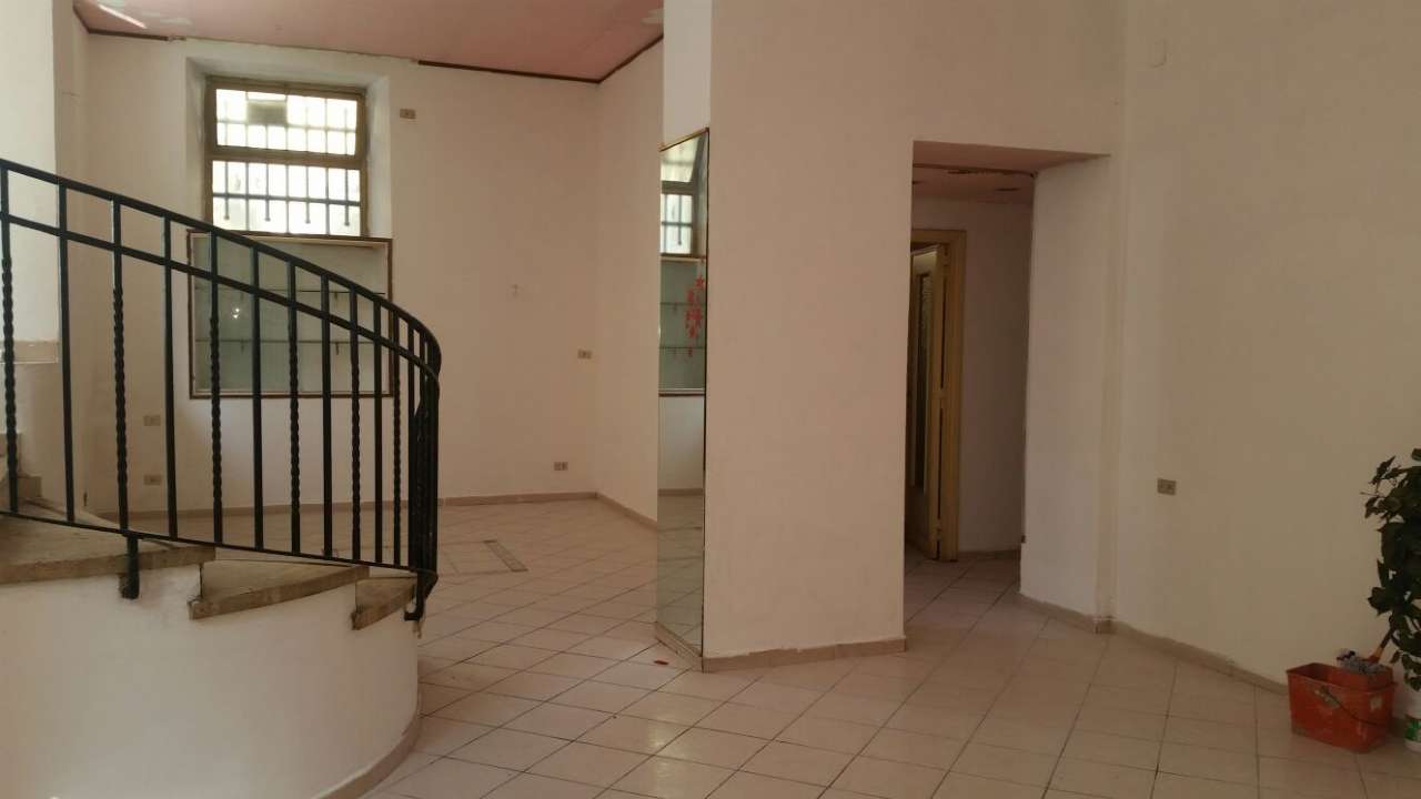 Negozio - Loc.Com. ROMA vendita  PARIOLI  Bertoloni Abitare Studio F.
