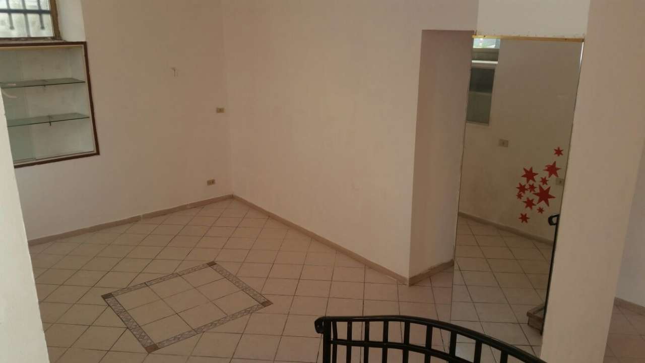 Negozio - Loc.Com. ROMA vendita  PARIOLI  Bertoloni Abitare Studio F.