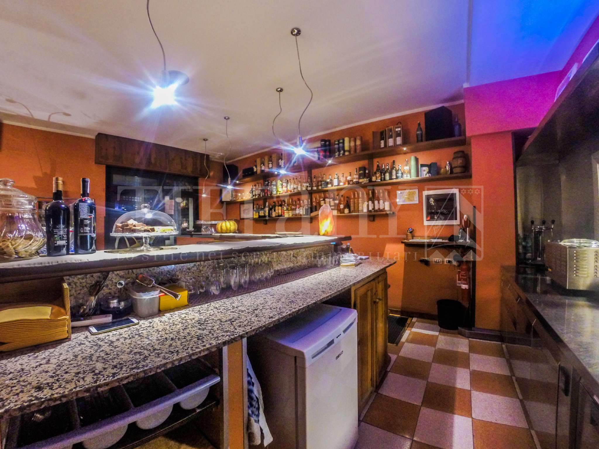 Negozio - Loc.Com. ROMA vendita  TRIESTE (II MUN.)  Tiffany S.R.L. Studio Immobiliare