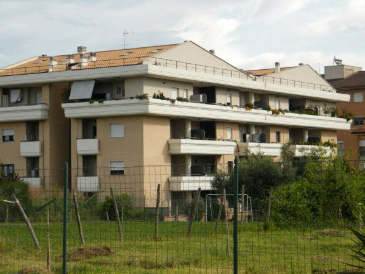  roma vendita quart:  punto immobiliare anagnina s.a.s.