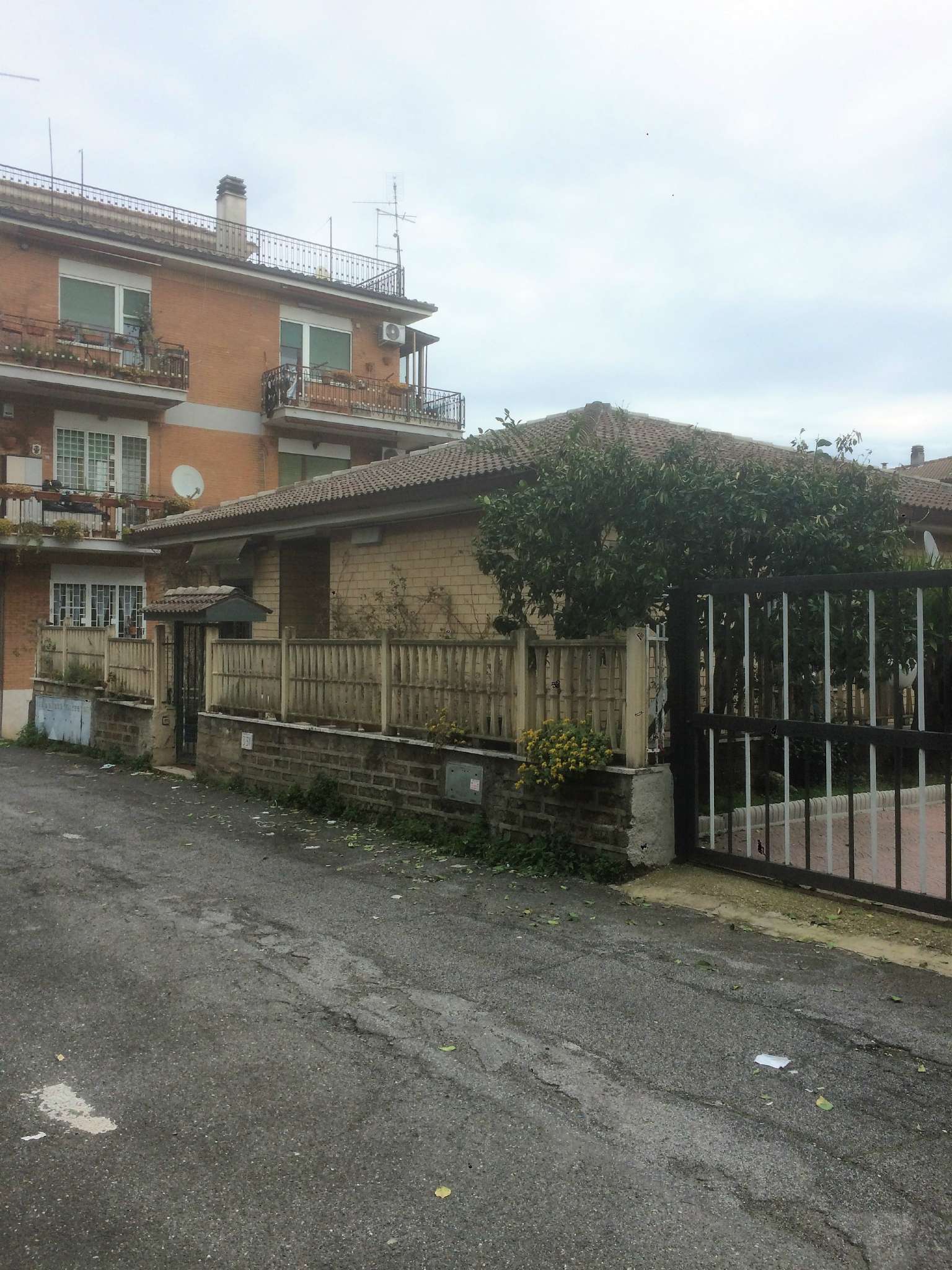 Villa Trifamiliare ROMA vendita  ROMANINA FRANCESCO DI BENEDETTO Punto Immobiliare Anagnina S.A.S.