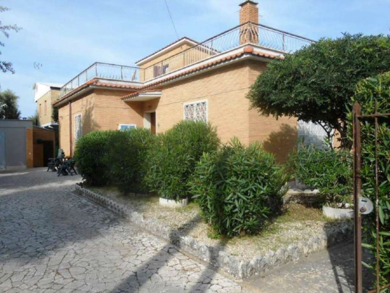 Villa Trifamiliare ANZIO vendita   delle Azalee Immobiliare Giacoponi di Roberto Giacoponi