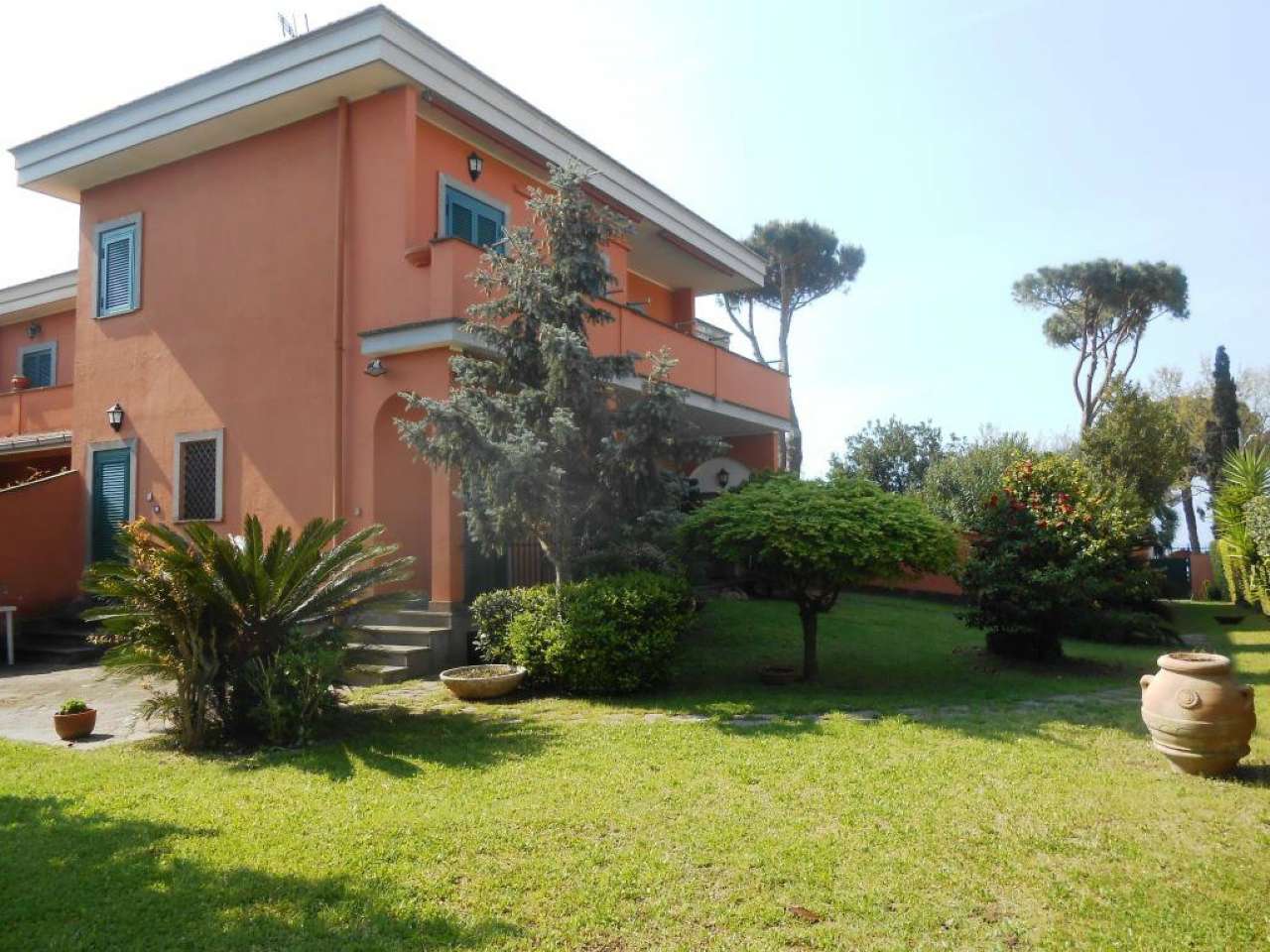 Villa Trifamiliare ANZIO vendita   Ugo Foscolo Immobiliare Giacoponi di Roberto Giacoponi