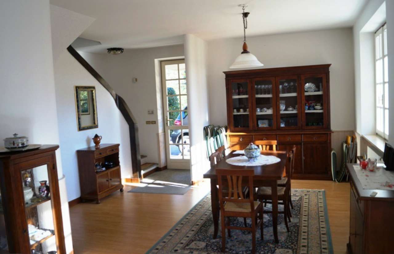 Villa Trifamiliare SESTO CALENDE vendita   VIA ANGERA Sestocase Immobiliare