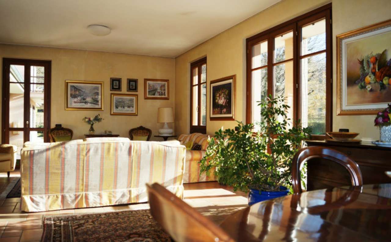Villa Trifamiliare SESTO CALENDE vendita   ANGERA Sestocase Immobiliare