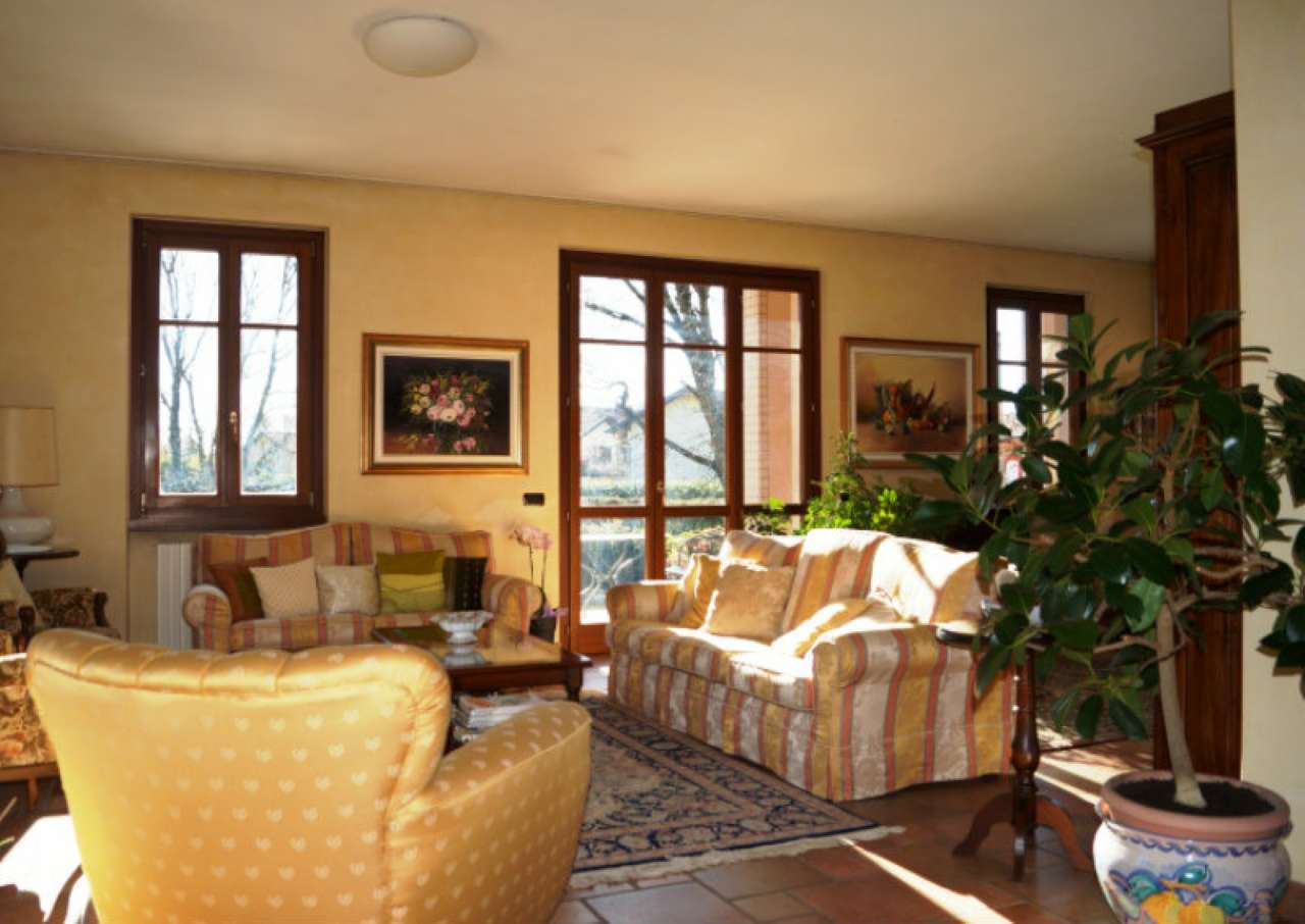 Villa Trifamiliare SESTO CALENDE vendita   ANGERA Sestocase Immobiliare